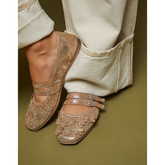 Free People Tan Floral Flats - Picture 1 of 16